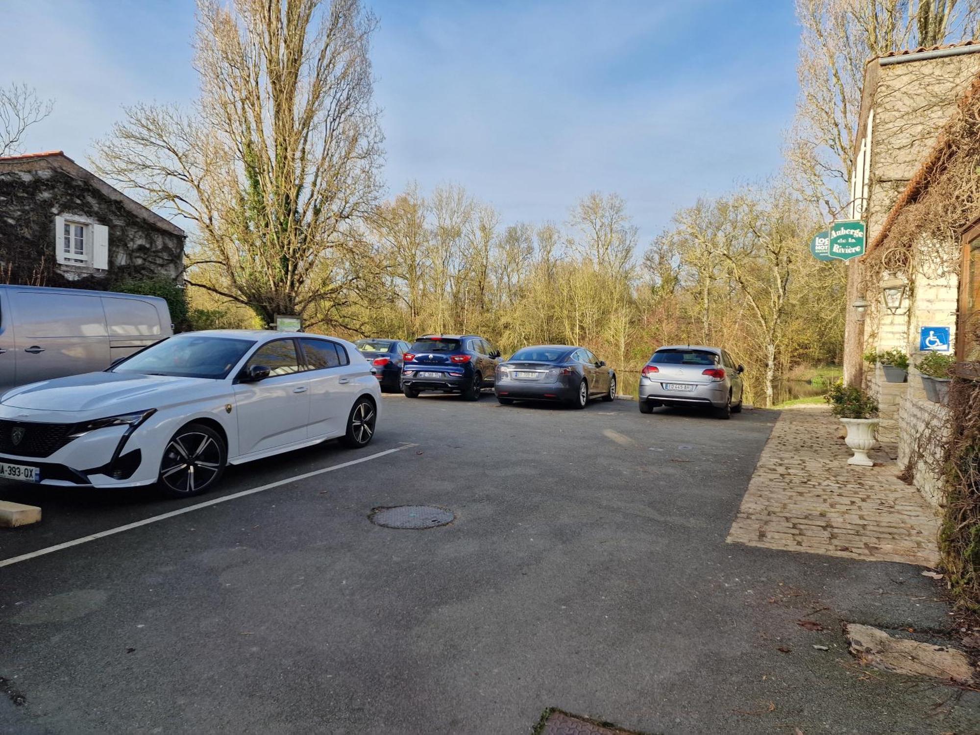 Logis Auberge De La Riviere Les Velluire-sur-Vendee Eksteriør billede