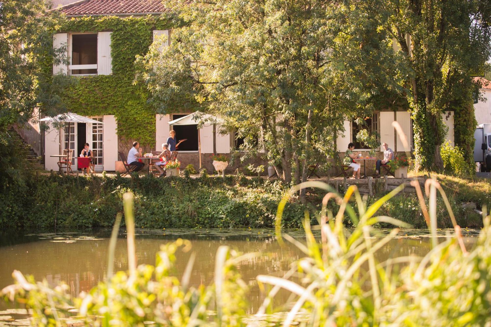 Logis Auberge De La Riviere Les Velluire-sur-Vendee Eksteriør billede