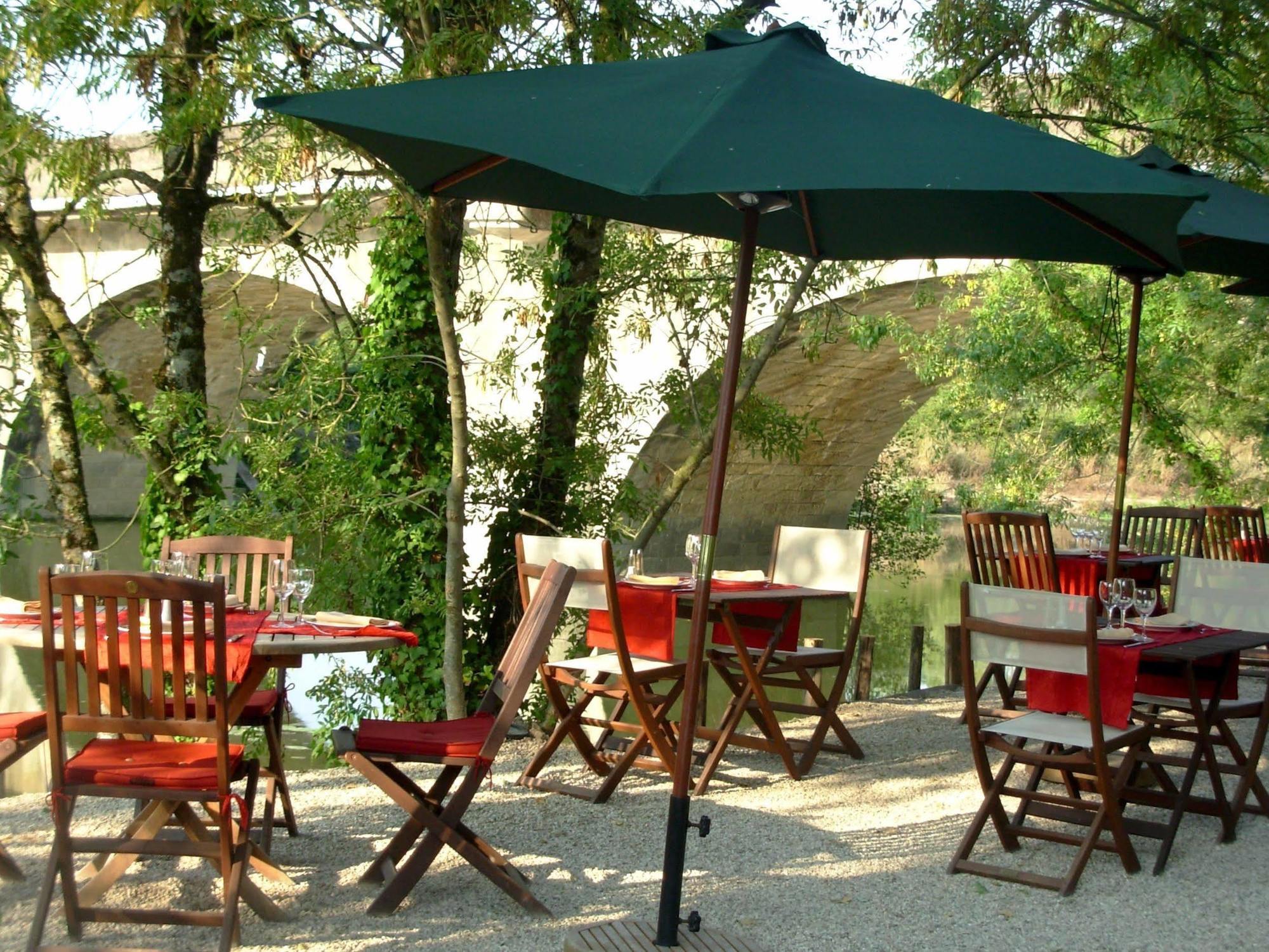 Logis Auberge De La Riviere Les Velluire-sur-Vendee Eksteriør billede